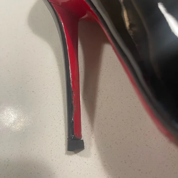 Christian Louboutin Almond Toe Patent Pump - Picture 5 of 7
